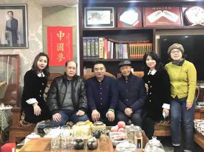 中國書法家姚哲成、著名作曲家鐵源做客仕龍